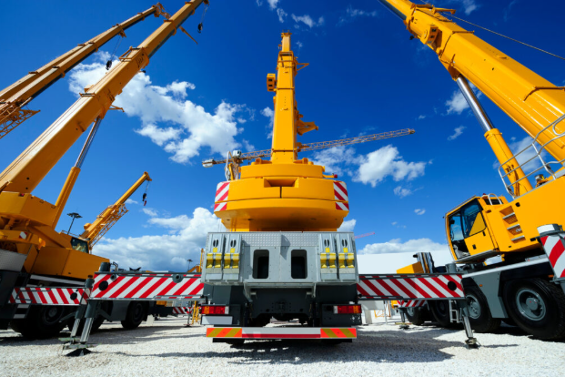 Why Compact Truck Cranes Are Essential for Urban Construction Projects